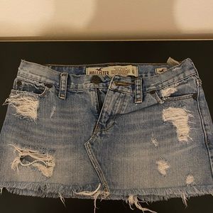 Hollister mini skirt